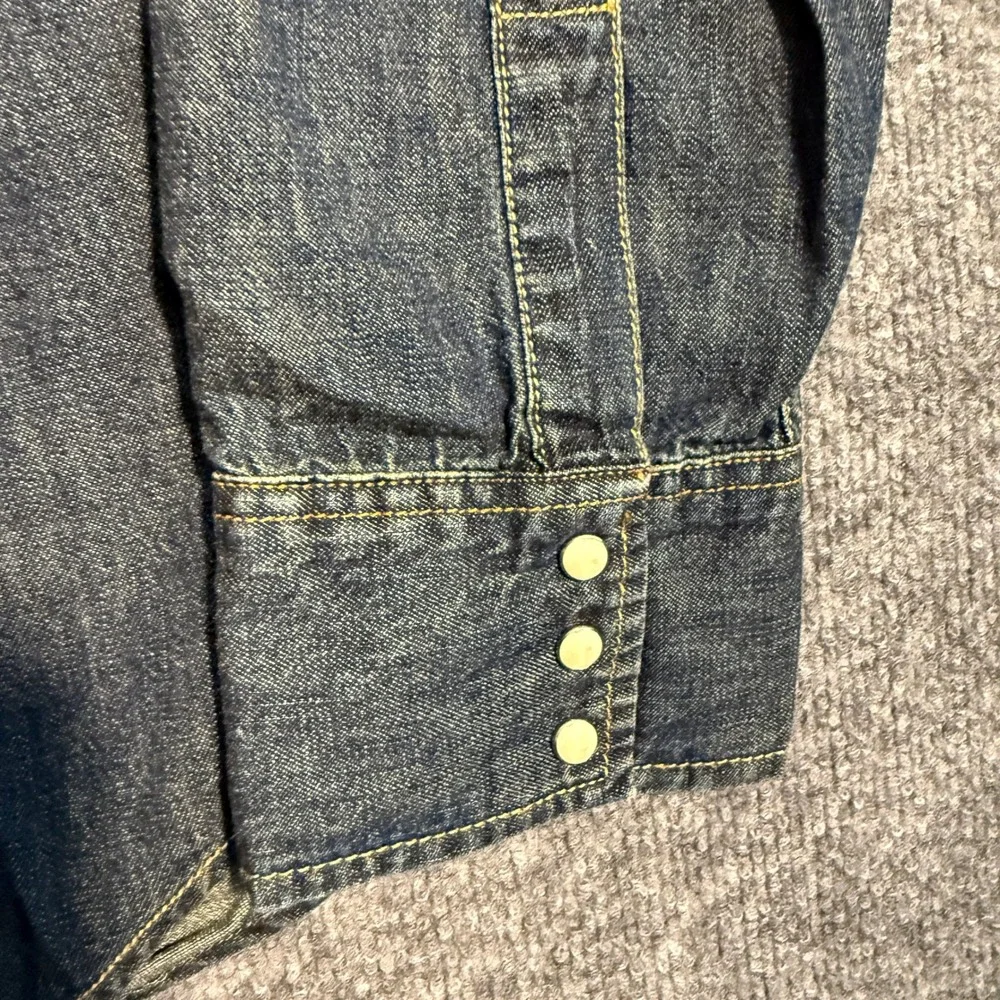 Levis Mens XL Blue Denim Western Long Sleeve Pearl Snap Shirt Medium Wash Cotton